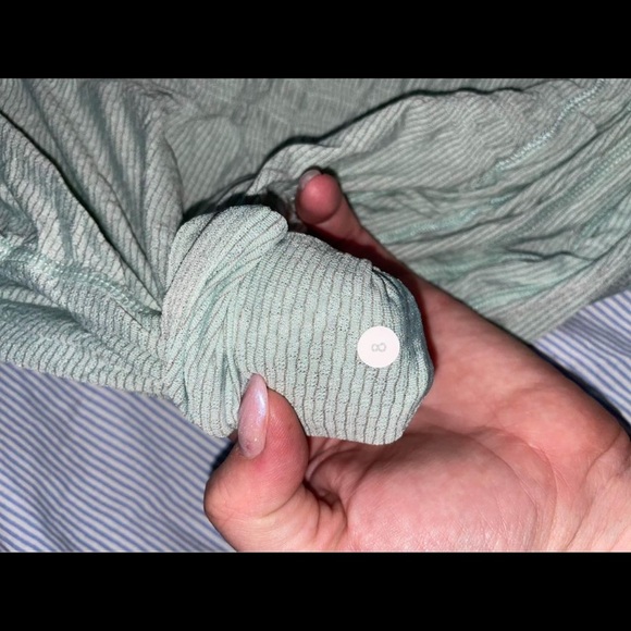 Lululemon Size 8 Tank - Picture 4 of 4